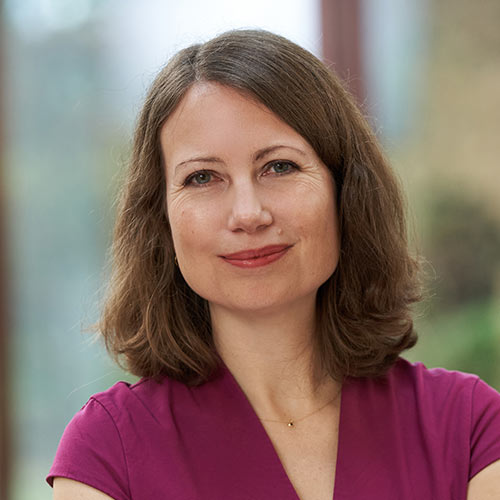 Porträtfoto von Angela McClellan