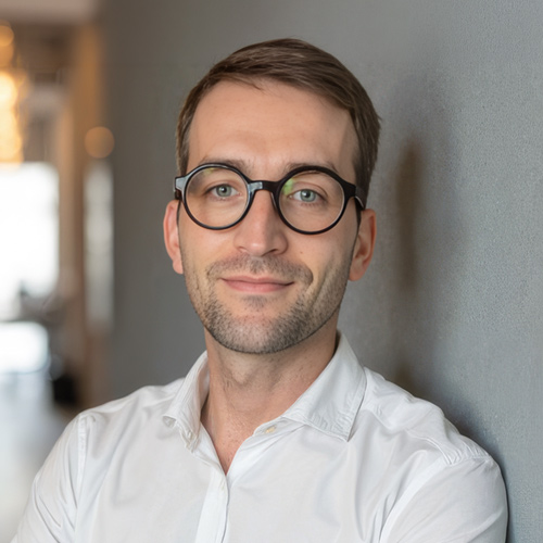 Porträtfoto von Philipp Köhler-Brinkmann
