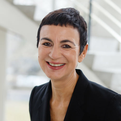 Porträtfoto von Regina Karoline Schueller