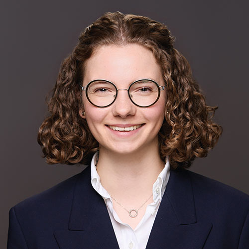 Porträtfoto von Lena Grale