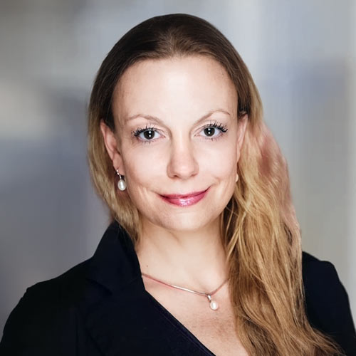 Porträtfoto von Dina Lorentz