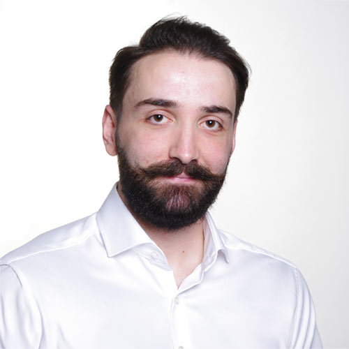 Porträtfoto von Adnan Cehaja